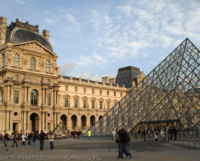 Pictures_of_the_Louvre_in_Paris